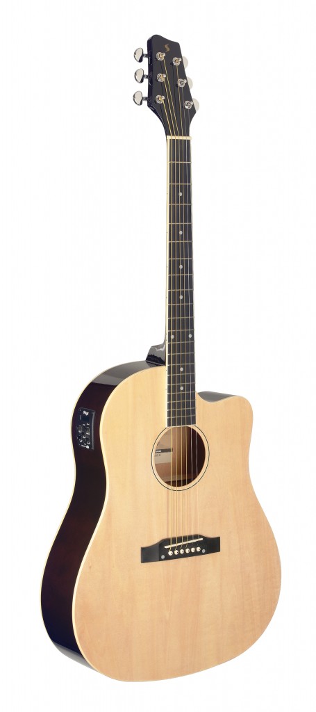 Cutaway acoustic-electric Slope Shoulder dreadnought guitar, natural colour